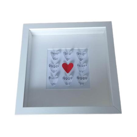 Wanddeko Notenherzen in weißem Rahmen, Dekoration zum Aufhängen, Geschenk, Musikzimmer, Wohnzimmer, Esszimmer, Kaminzimmer, Schlafzimmer, Flur, Must Have